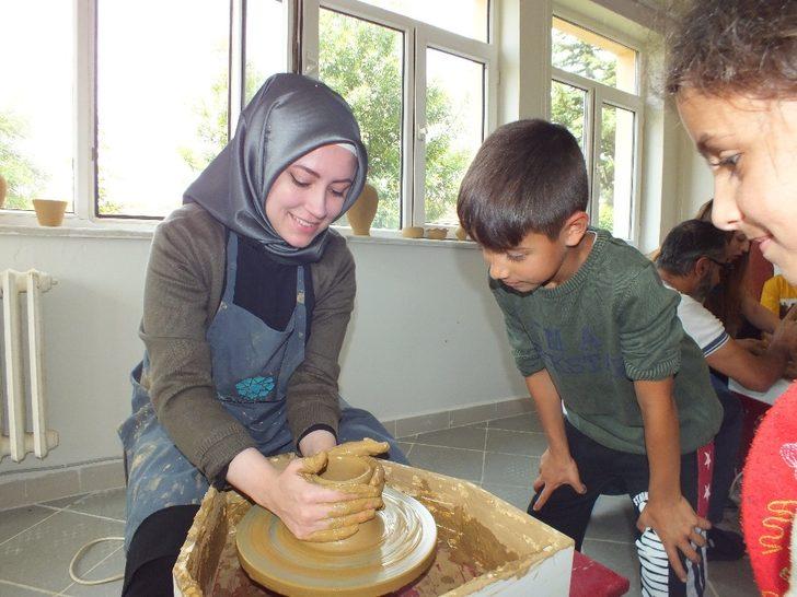 Çömlekçilik mesleğini ilkokulda öğreniyorlar G5