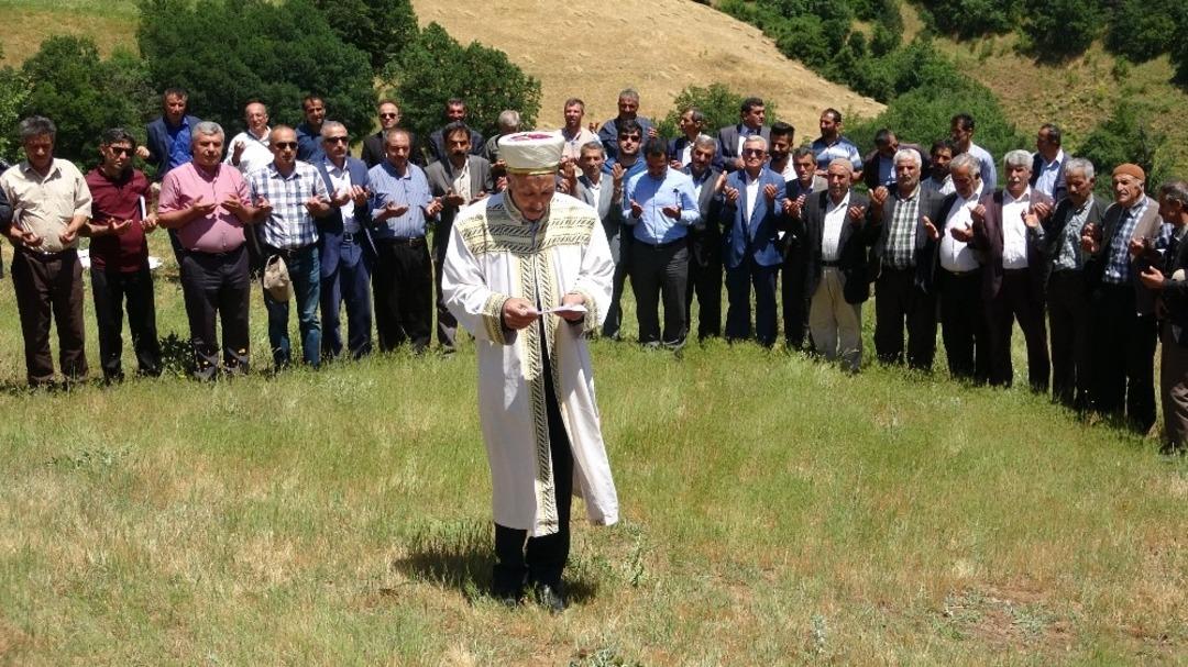 Vanlı arıcılar bal duasına &ccedil;ıktı