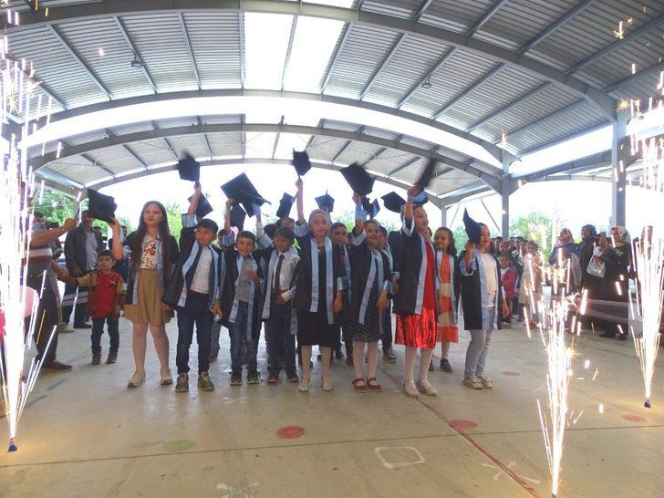 İlkokulda mezuniyet töreni G1