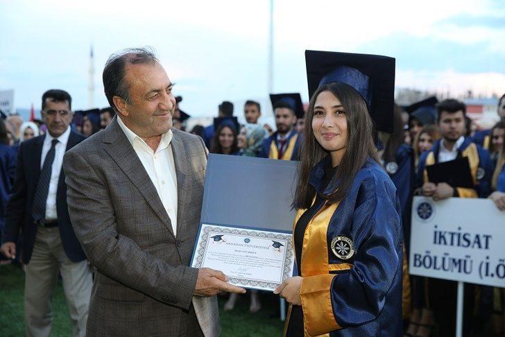 Ardahan Üniversitesi’nde görkemli mezuniyet töreni G5