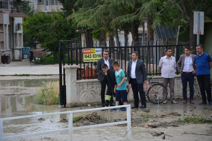 Yağış Nedeniyle Uzunoluk Deresi Taştı G5