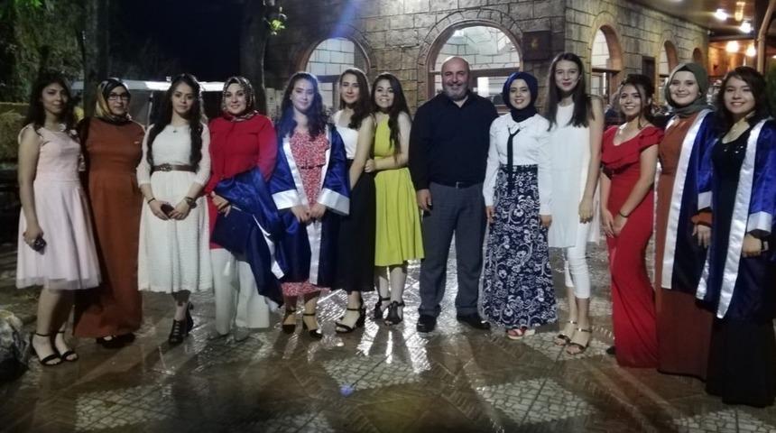 Mezuniyet t&ouml;renini Belemedik Mahallesinde yaptılar