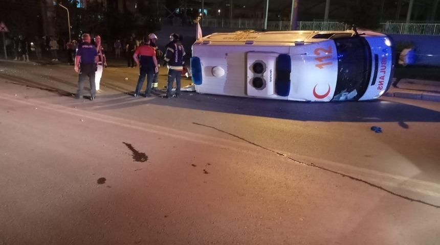 İl Sağlık Müdüründen kazada yaralanan 112 personeline geçmiş olsun mesajı