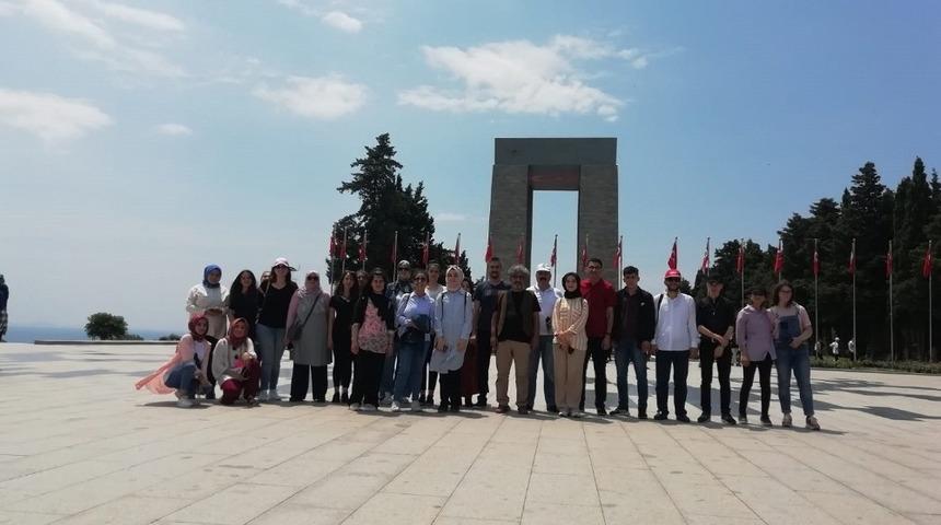 AKİP&rsquo;in başarılı &ouml;ğrencilerine &Ccedil;anakkale ve Bursa gezisi