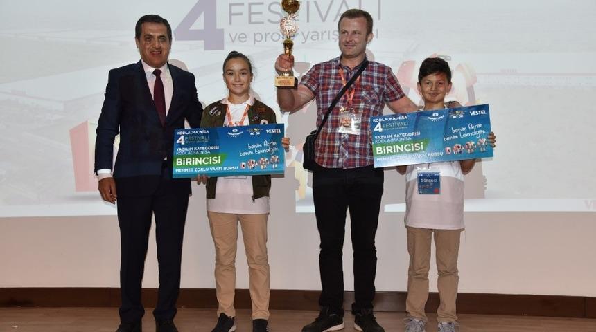 Vali Deniz, Kodla(Ma)nisa Proje Yarışması ödül törenine katıldı