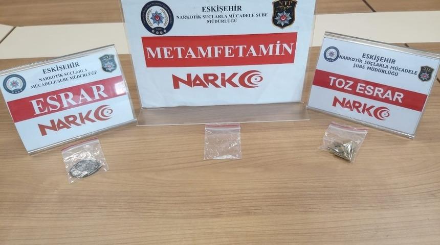 Kente uyuşturucu sokmak isteyen 3 kişi yakalandı