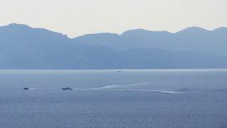 Kardak'ta savaş gemileri karşı karşıya geldi