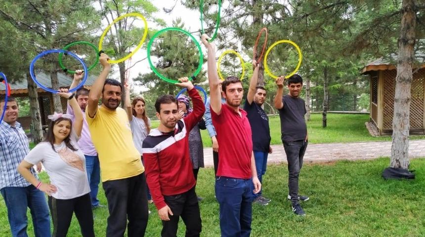 Engelliler g&uuml;ne spor yaparak başlıyor