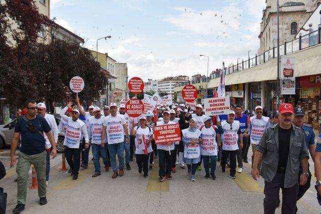 Hak-İş’in yürüyüşüne İzmir’den de katılım oldu