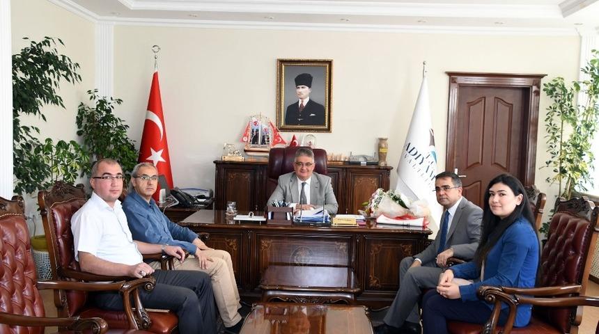 M&uuml;d&uuml;r Kandemir, Vali Aykut Pekmez ile bir araya geldi