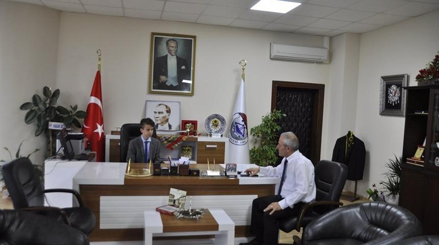 Bir g&uuml;nl&uuml;ğ&uuml;ne belediye başkanı oldu