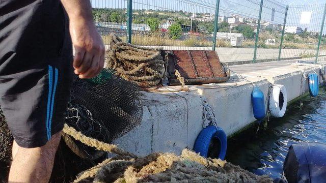 Marmara Denizi'nde trol ağları ele geçirildi