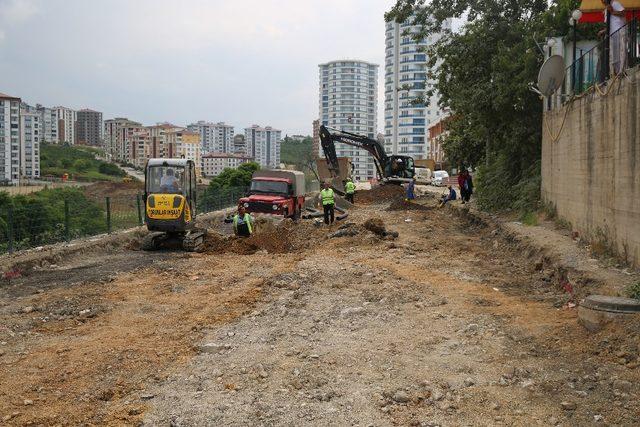 Altınordu’da asfalt ve kaldırımlara başlandı