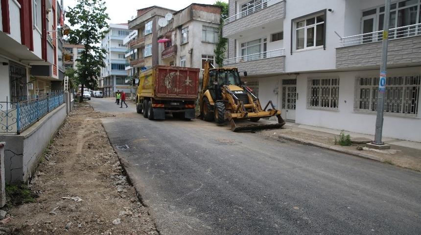 Altınordu&rsquo;da asfalt ve kaldırımlara başlandı