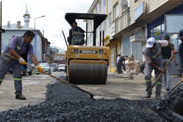 Yakutiye’de bozuk yollar onarılıyor