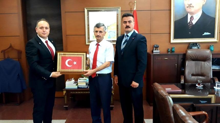 Vali Bektaş&rsquo;a g&uuml;venlik g&ouml;revlilerinin sorunlarını aktardılar