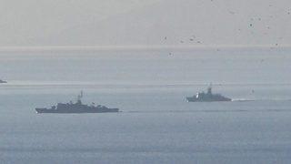 Kardak'ta son durum: Savaş gemileri karşı karşıya geldi