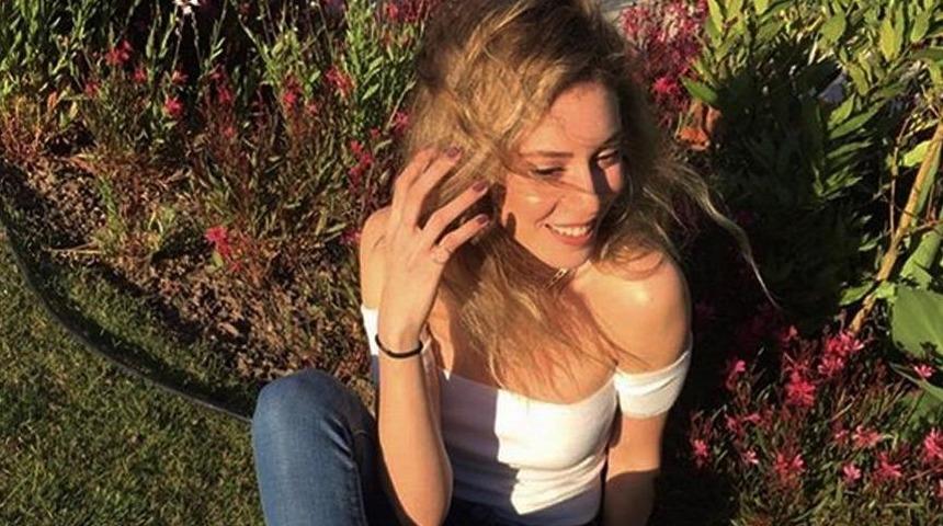 Sinem Kobal paylaştı, takipçileri çoraba takıldı