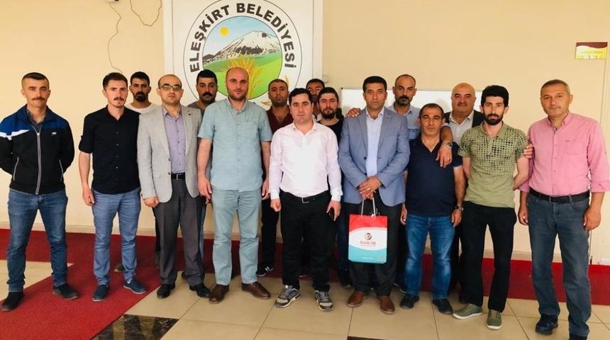 Hak İş Ağrı İl Başkanı Varol: "İşçi üyelerimiz ile 4 memurun işten atılmasını asla kabul etmiyoruz’’