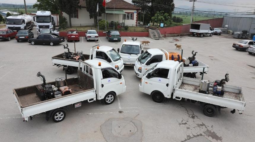 Adapazarı Belediyesi haşerelere karşı ila&ccedil;lama &ccedil;alışmalarını s&uuml;rd&uuml;r&uuml;yor