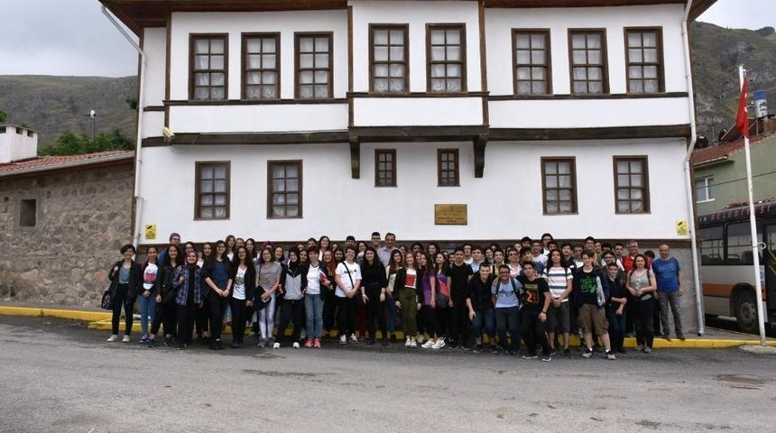 İn&ouml;n&uuml;&rsquo;ye ziyaret&ccedil;i akını