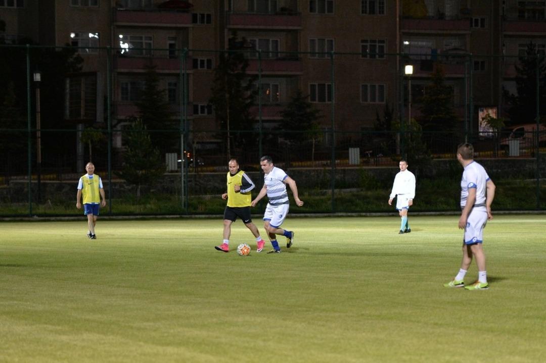 Vali Memiş Y&uuml;ksek İrtifa Kamp Merkezini ziyaret etti