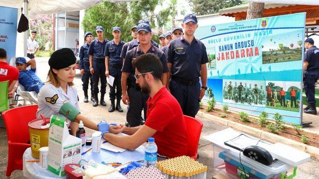 Antalya İl Jandarmadan kan bağışı