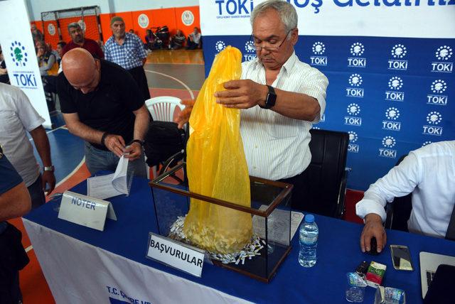 Kahramanmaraş'ta ev sahibi olanların mutluluk gözyaşı