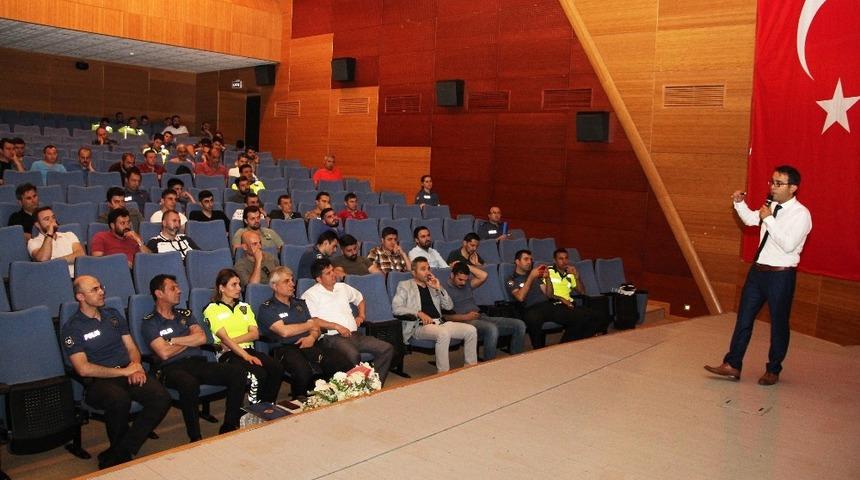 G&uuml;m&uuml;şhane&rsquo;de Emniyet personeline stresle m&uuml;cadele anlatıldı