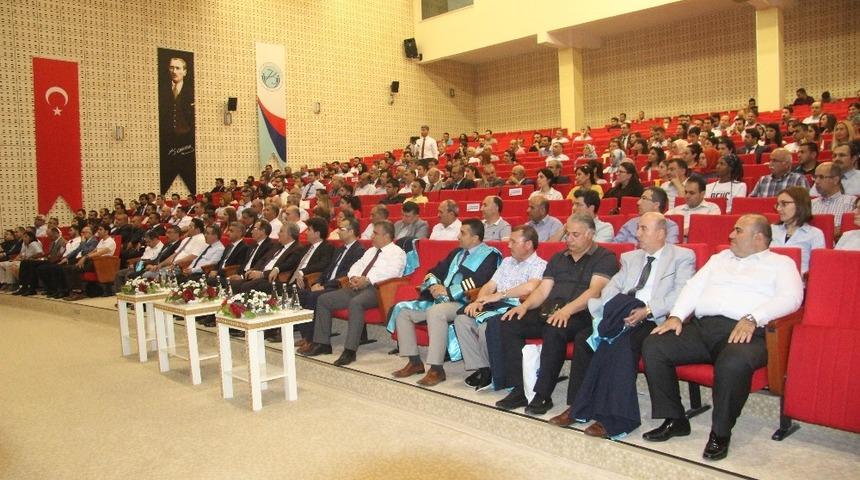 7 Aralık Üniversitesinde akademisyenler törenle cübbe giydi