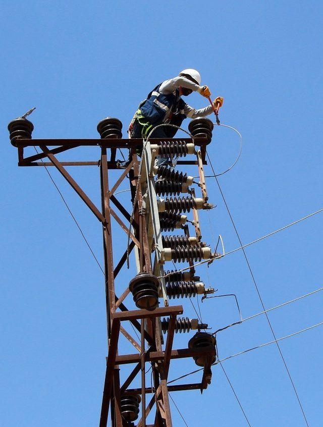 Dicle Elektrik, ödeyeni korumak için borcunu ödemeyenin enerjisini kesiyor