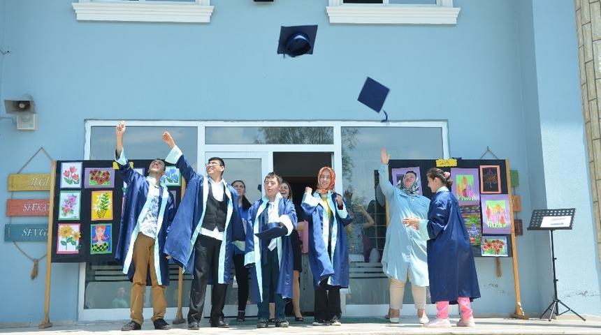 &Ouml;zel &ouml;ğrencilere &ouml;zel diploma