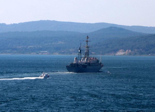 Rus savaş gemisi 'Priazovye', Çanakkale Boğazı'ndan geçti