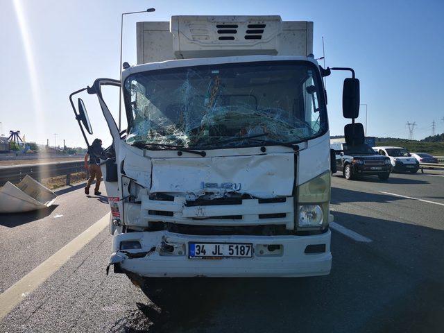 Pendik'teki zincirleme trafik kazası tem'de trafik yoğunluğuna neden oldu