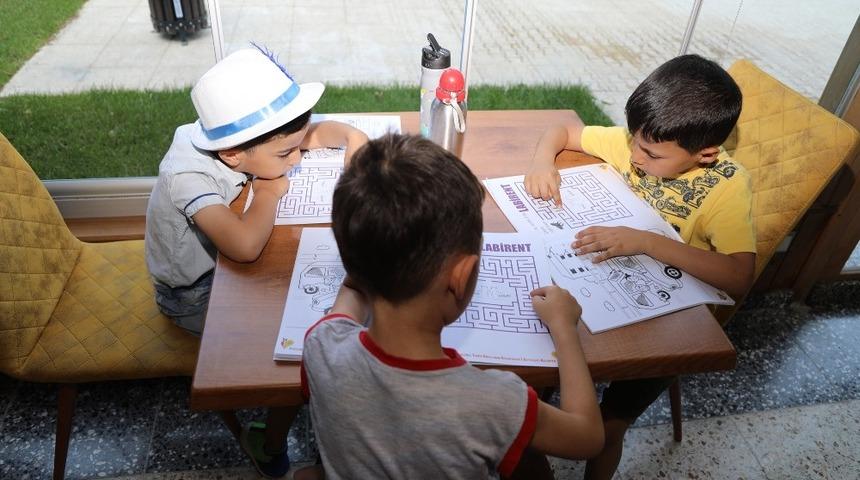 Millet Kıraathanesi anaokulu &ouml;ğrencilerini ağırladı