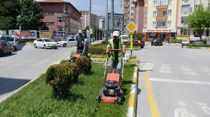 Park ve bah&ccedil;elerde hummalı &ccedil;alışma