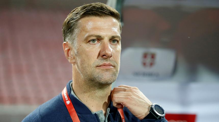 Sırbistan'da Mladen Krstajic kovuldu