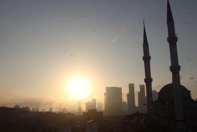 İstanbul güne sisle başladı