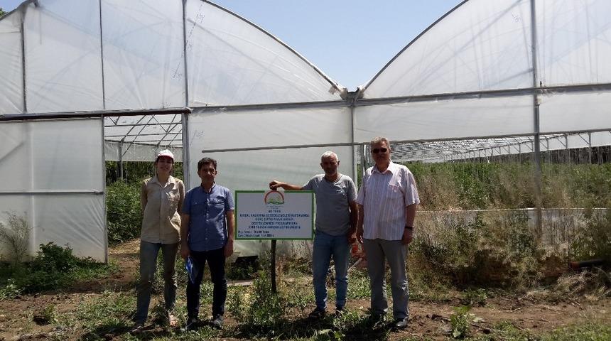 Erzincan&rsquo;da gen&ccedil; &ccedil;ift&ccedil;iler &uuml;retiyor