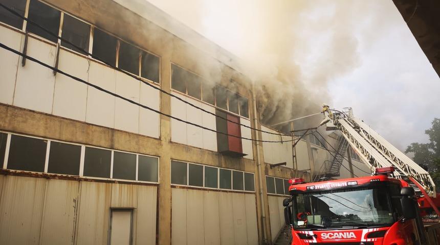 Son dakika! Pendik'te fabrikada yangın