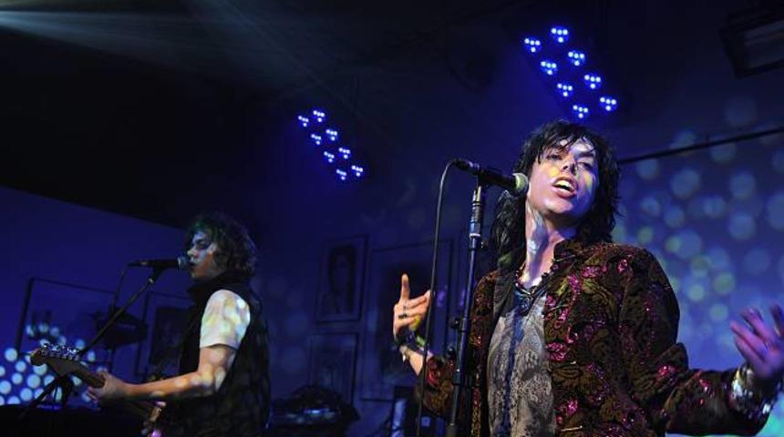 Ateizm derneği, Queen şarkısını marş yapıyor!