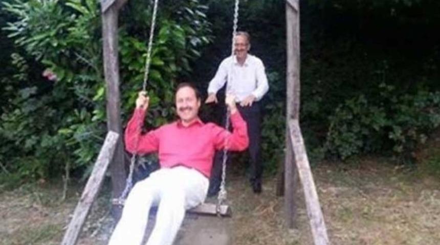 Salıncaklı fotoğrafın yaktığı m&uuml;d&uuml;r ihra&ccedil; edildi