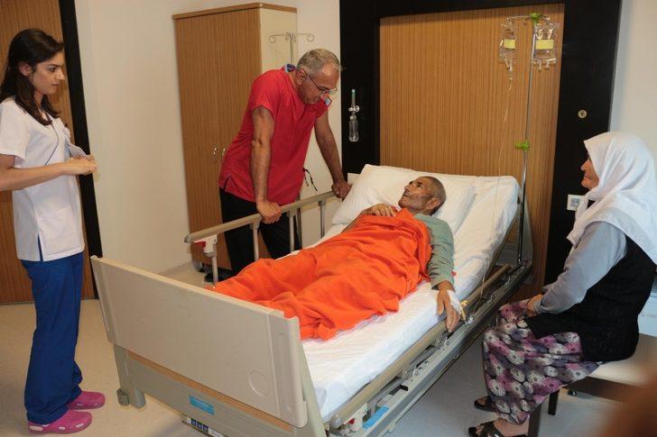 (Özel) 40 santim büyüyen böbrek laparoskopik cerrahi ile alındı G1