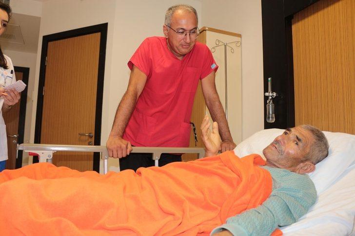 (Özel) 40 santim büyüyen böbrek laparoskopik cerrahi ile alındı G2