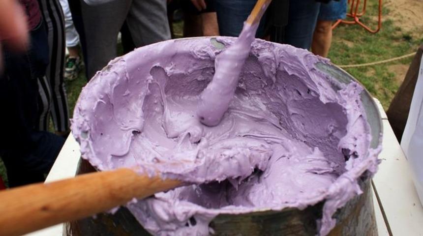 Lavantalı Osmanlı helvasını tatmak için sıraya girdiler