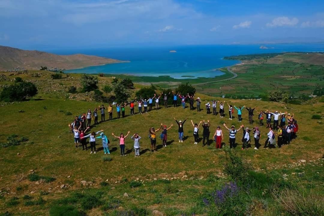 Doğaseverler bu kez arkadaşları i&ccedil;in y&uuml;r&uuml;d&uuml;