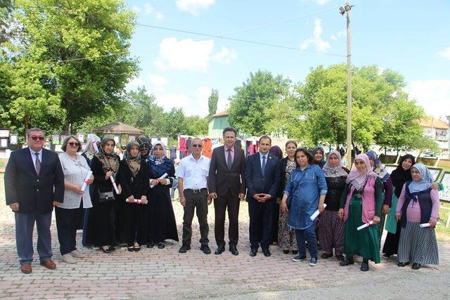 Dumlupınar’da Halk Eğitim Merkezi Müdürlüğü sergisi ilgi