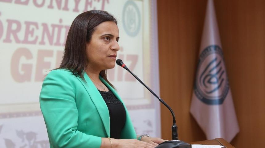 BE&Uuml;&rsquo;de mezuniyet t&ouml;reni