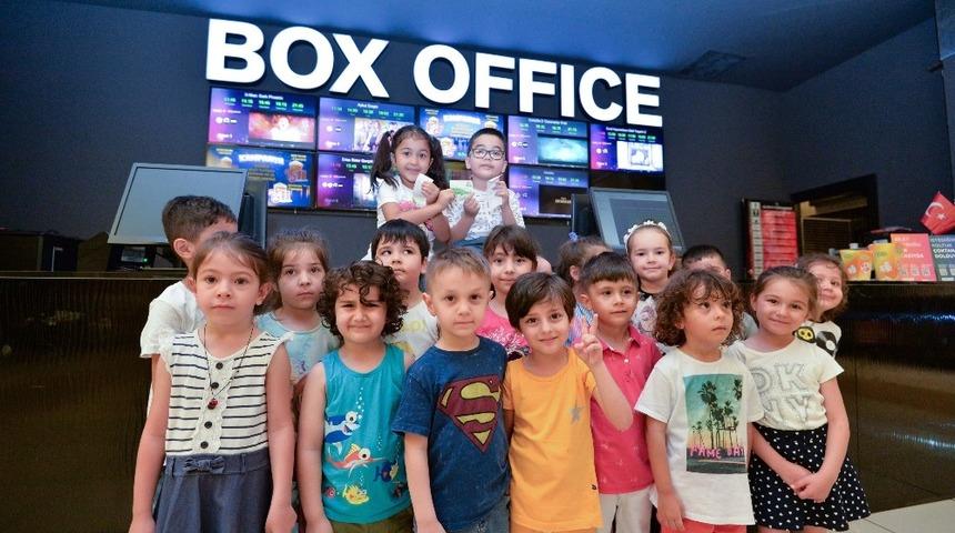 Puanlar &ouml;ğrencilere sinema bileti oldu