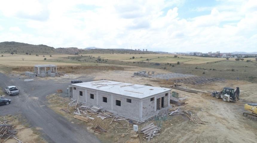 Hayvan Kasabasının yapımı s&uuml;r&uuml;yor